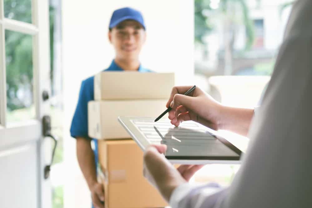 Order-Delivery Order being delivered